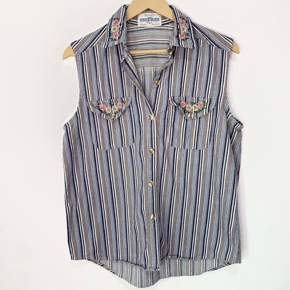 Woman Co&Co Tops - Vintage Striped button-up sleeveless shirt